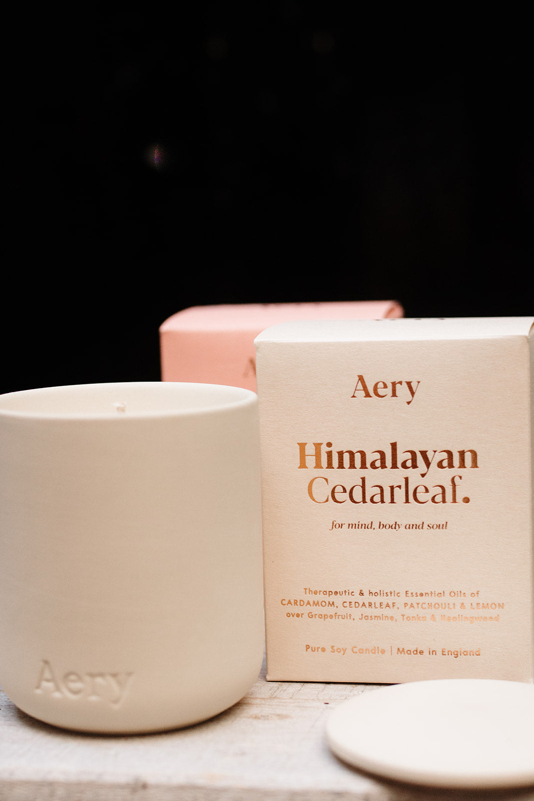 HIMALAYAN CEDARLEAF SCENTED CANDLE - CEDAR PATCHOULI AND LEMON