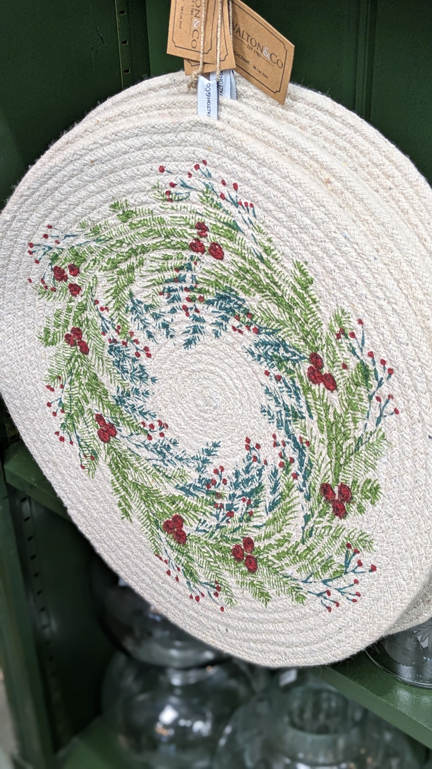 Wreath Print Circular Placemat