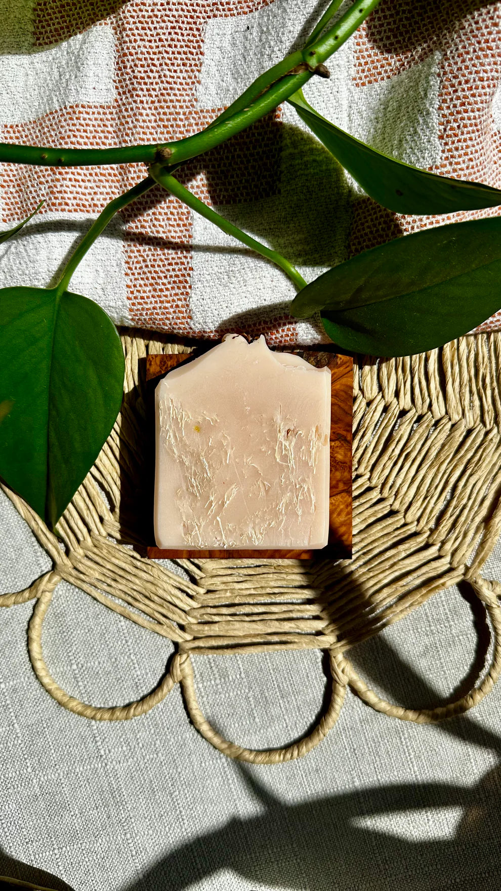 LUFFA Rose Geranium & Pink Grapefruit | Natural Exfoliant Body Soap Bar