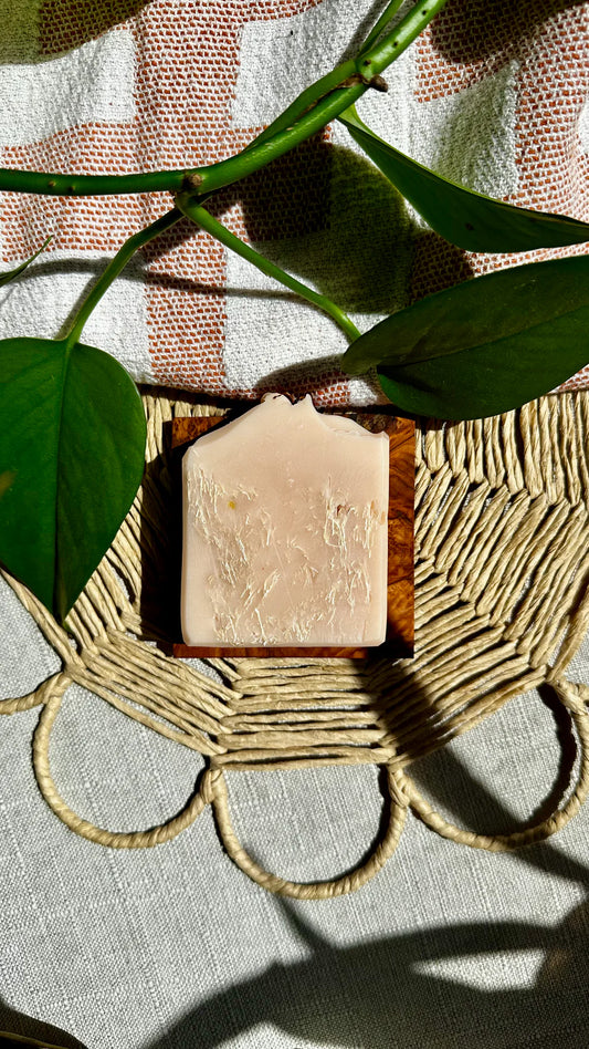 LUFFA Rose Geranium & Pink Grapefruit | Natural Exfoliant Body Soap Bar