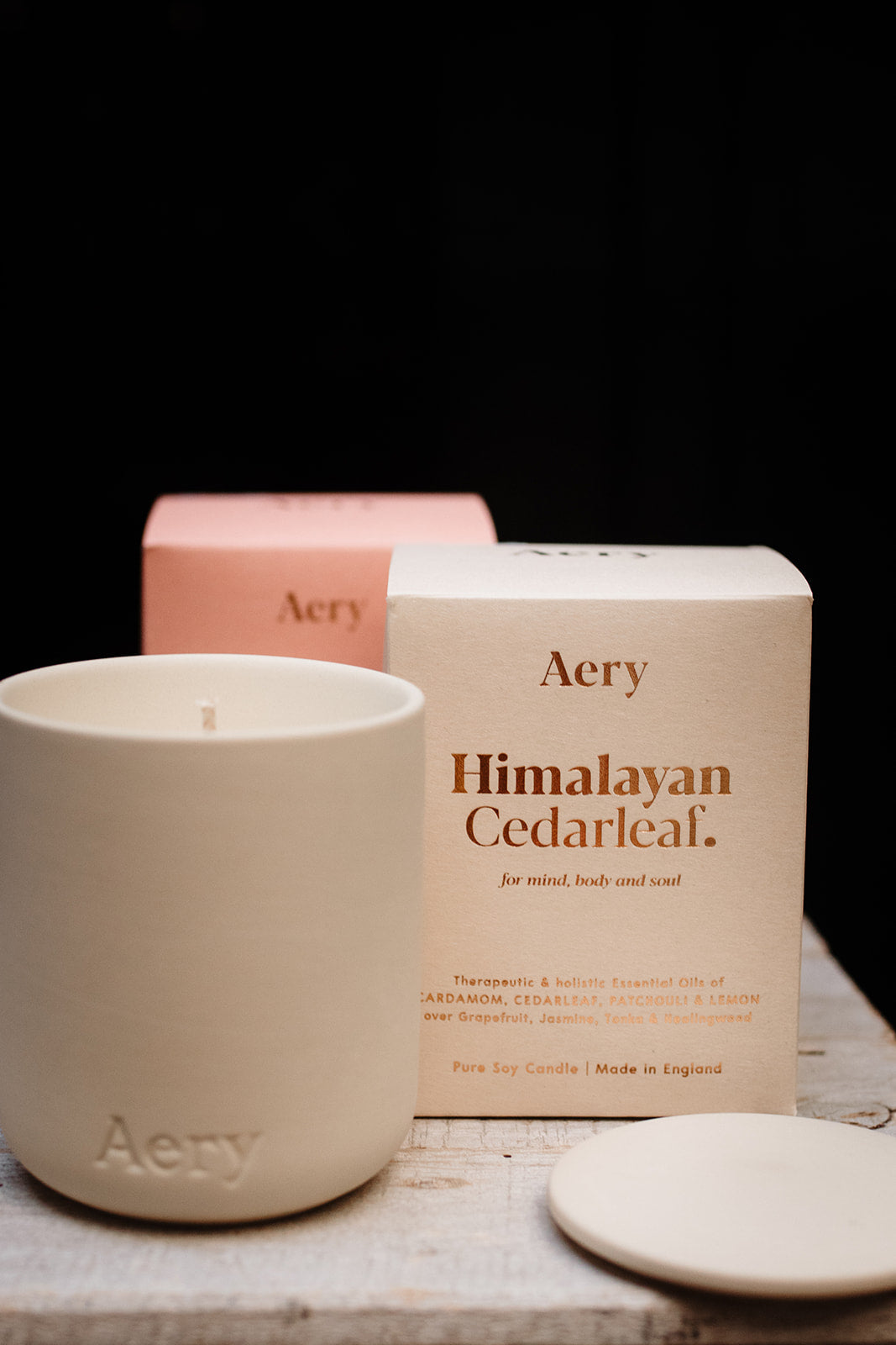 HIMALAYAN CEDARLEAF SCENTED CANDLE - CEDAR PATCHOULI AND LEMON