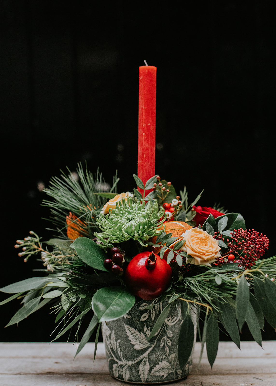 Festive Dutch Pot Candle